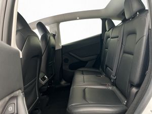 Tesla Model Y bild 17