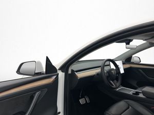 Tesla Model Y bild 11