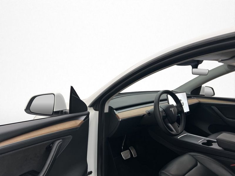 Tesla Model Y bild 11