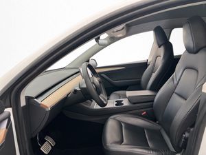 Tesla Model Y bild 12
