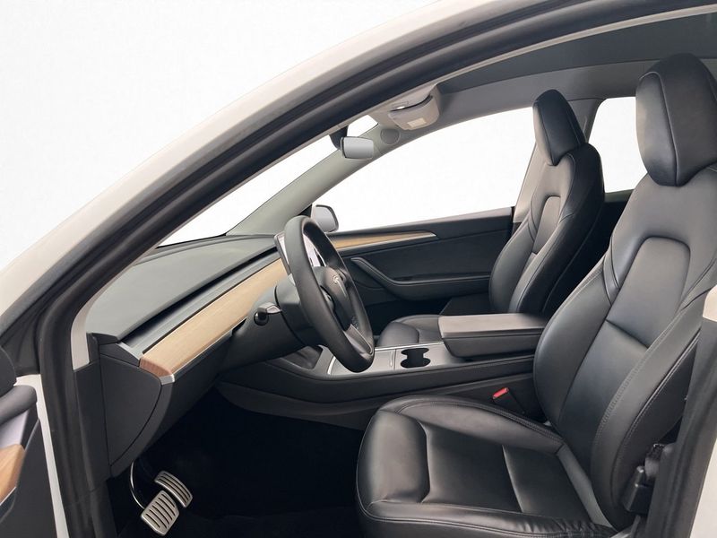 Tesla Model Y bild 12