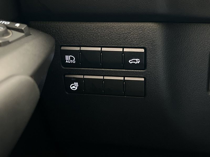 Lexus NX bild 14