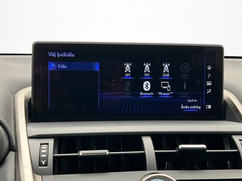 Lexus NX bild 22
