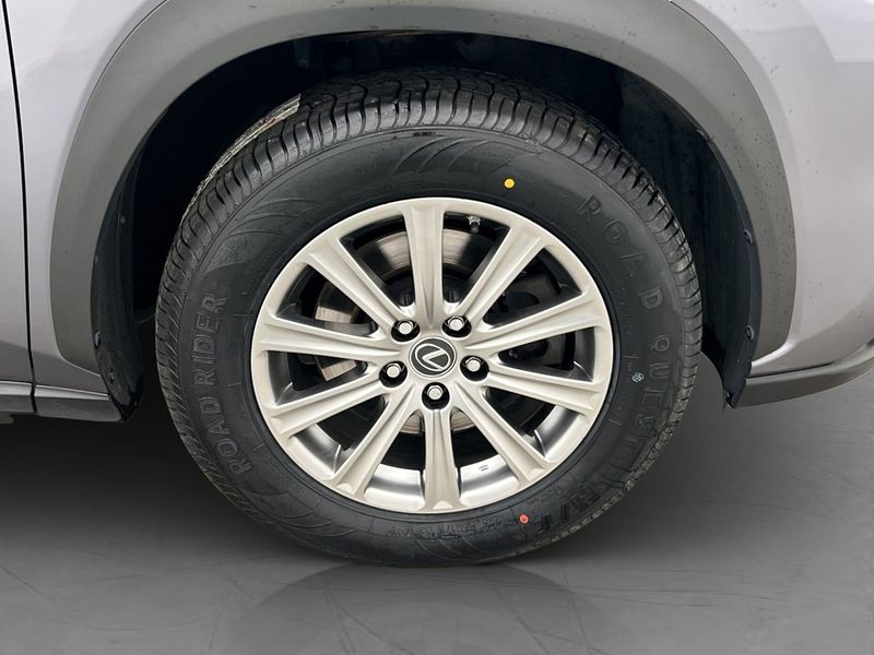 Lexus NX bild 32