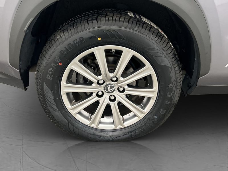 Lexus NX bild 31