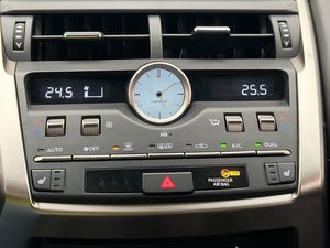 Lexus NX bild 23