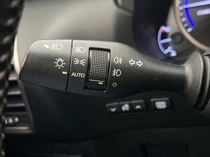 Lexus NX bild 15