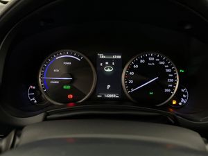 Lexus NX bild 17