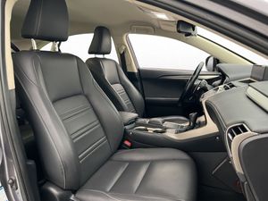 Lexus NX bild 25