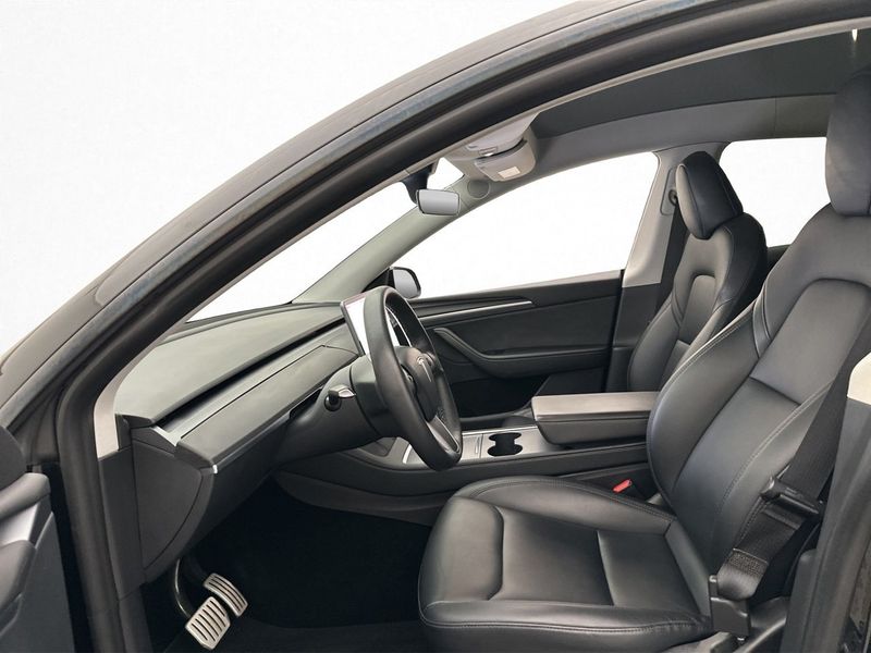 Tesla Model Y bild 12