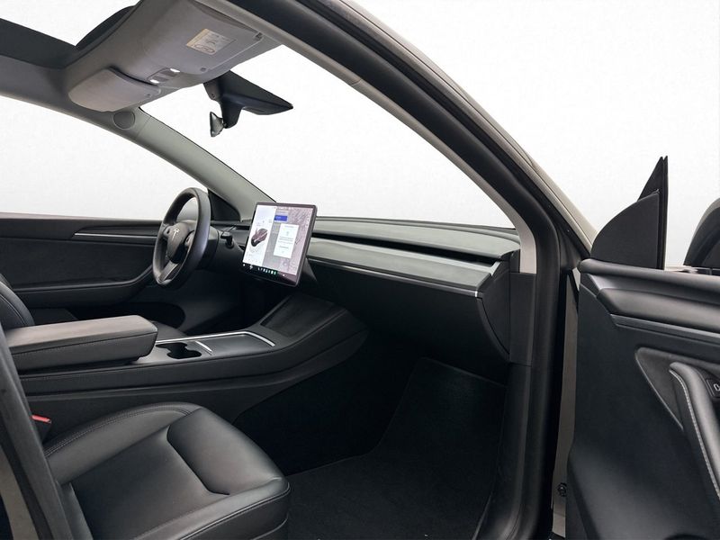 Tesla Model Y bild 28