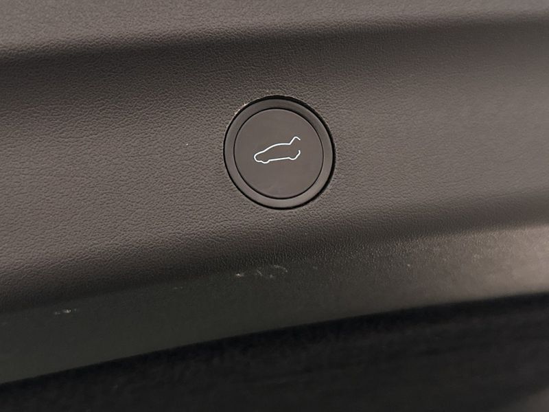 Tesla Model Y bild 31