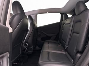 Tesla Model Y bild 29