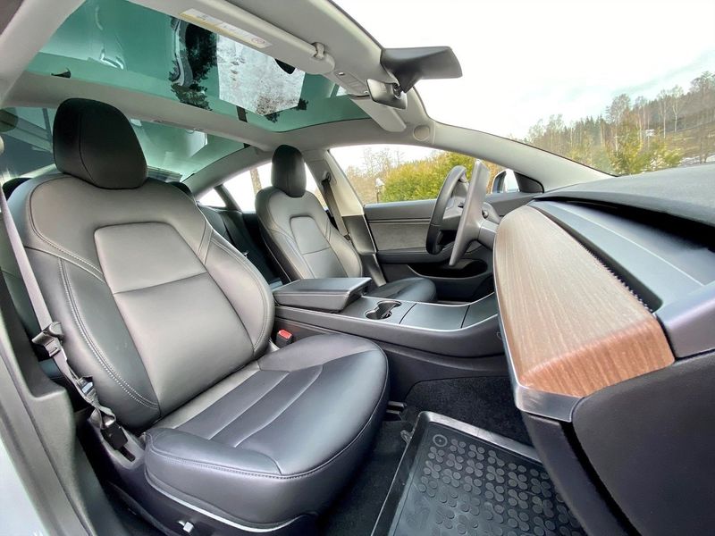 Tesla Model 3 bild 9