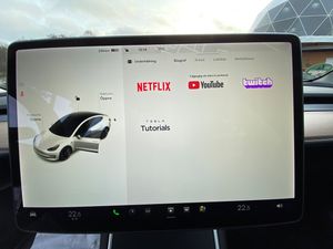 Tesla Model 3 bild 18