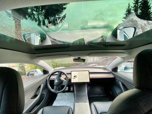 Tesla Model 3 bild 8