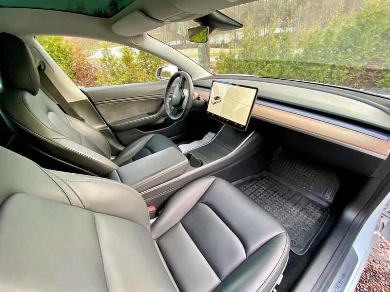 Tesla Model 3 bild 10