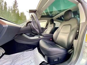 Tesla Model 3 bild 12