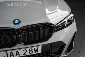 BMW 330 bild 11