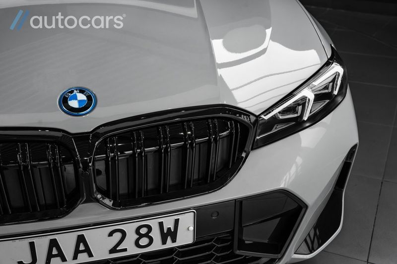 BMW 330 bild 11