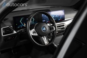 BMW 330 bild 18