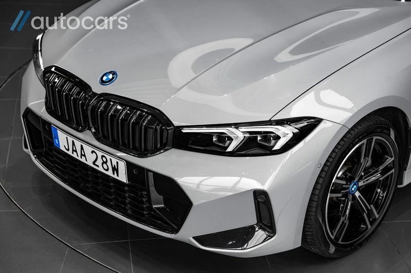 BMW 330 bild 13
