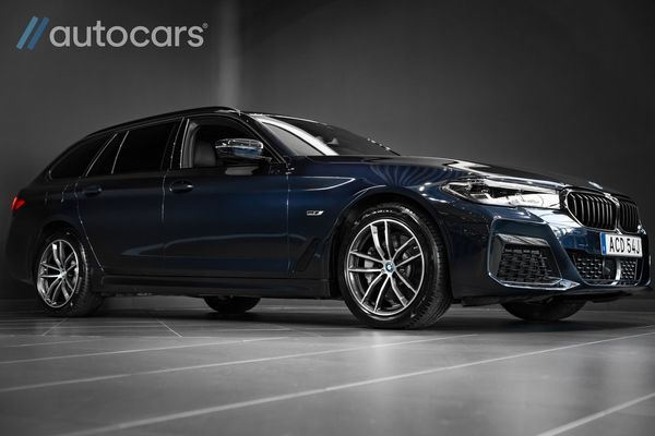 BMW 530 e xDrive Touring M Sport|Panorama|Läder|Drag|Kamera|Drag - 2023
