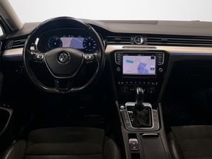 Volkswagen Passat bild 9