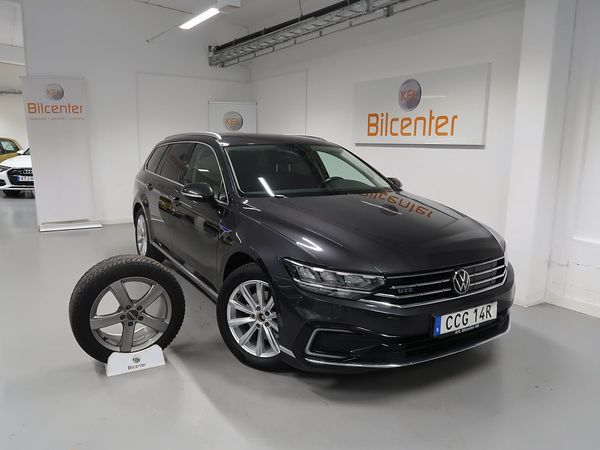 Volkswagen Passat GTE 1.4 TSI V-Däck ingår Drag-Kamera-Värmare-Navi-CarPl - 2022