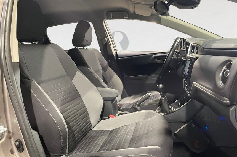 Toyota Auris bild 15