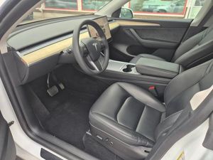 Tesla Model Y bild 2