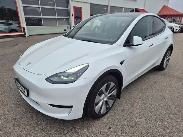 Tesla Model Y STANDARD RANGE RWD - 2023