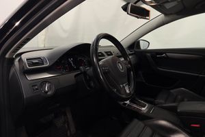 Volkswagen Passat bild 8