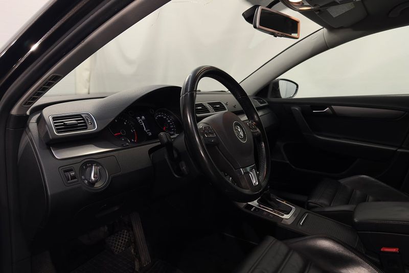Volkswagen Passat bild 8