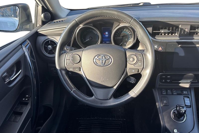 Toyota Auris bild 13