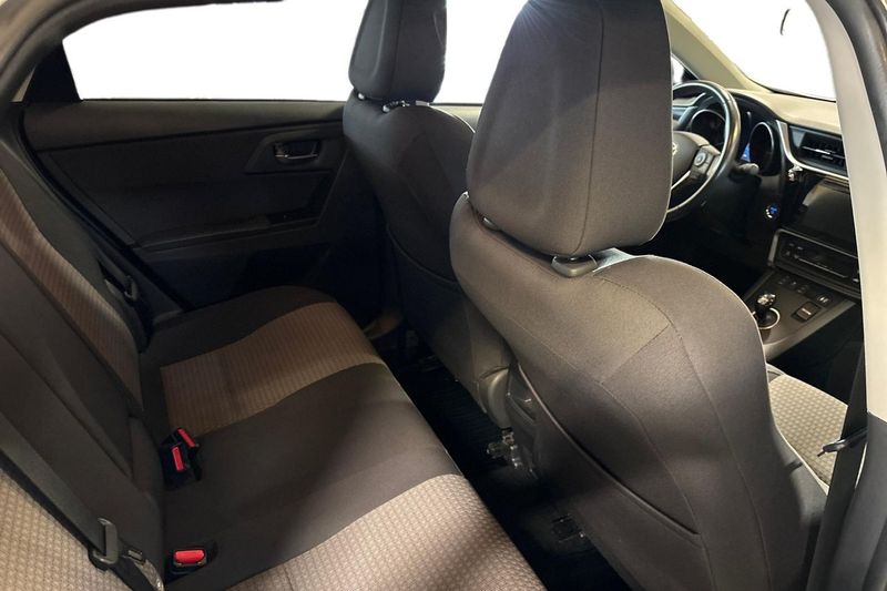 Toyota Auris bild 18