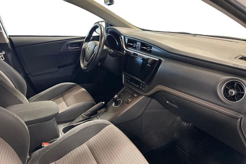Toyota Auris bild 17