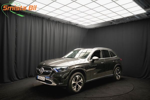 Mercedes GLC300 de 4M DRAG ELSTOL 1 ÄGARE 96% BATTERIHÄLSA MOMS - 2024