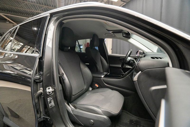 Mercedes GLC300 bild 18