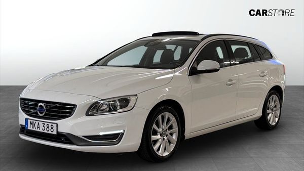 Volvo V60 D4 Momentum Business / Taklucka / Kamrem bytt - 2015