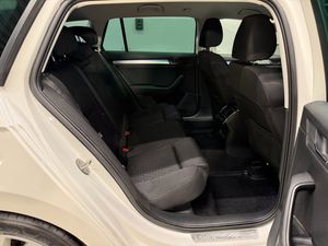 Skoda Superb bild 12