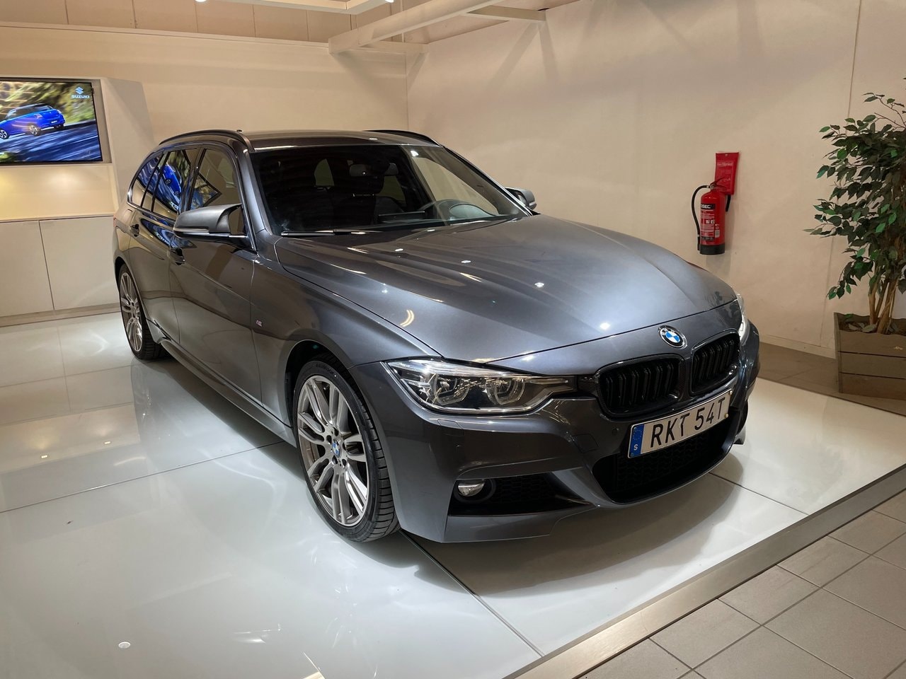 BMW 320