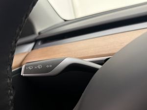 Tesla Model Y bild 20