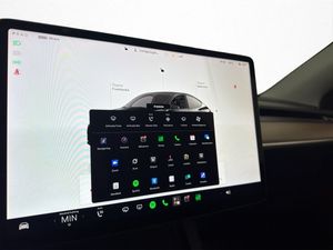 Tesla Model Y bild 30