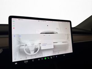 Tesla Model Y bild 28