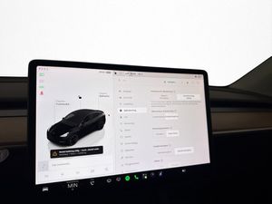 Tesla Model Y bild 25