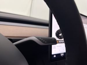 Tesla Model Y bild 21