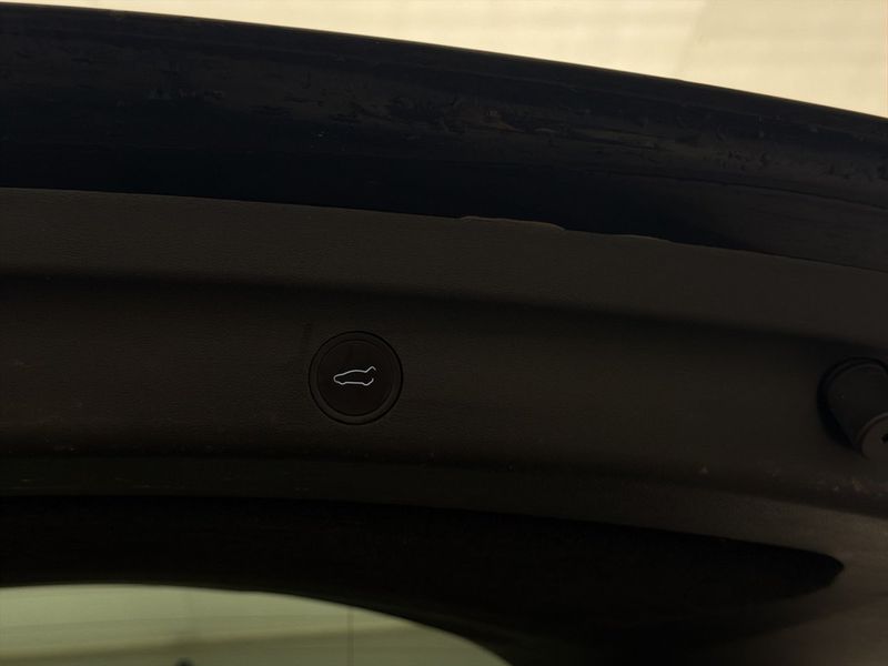 Tesla Model Y bild 13