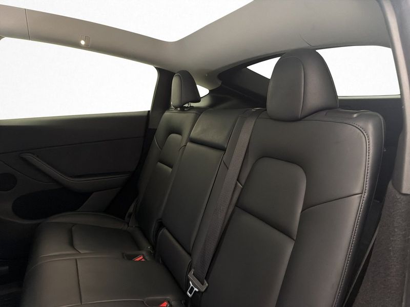 Tesla Model Y bild 33
