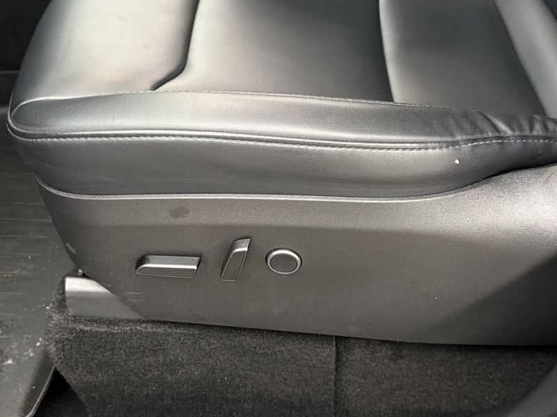 Tesla Model Y bild 17